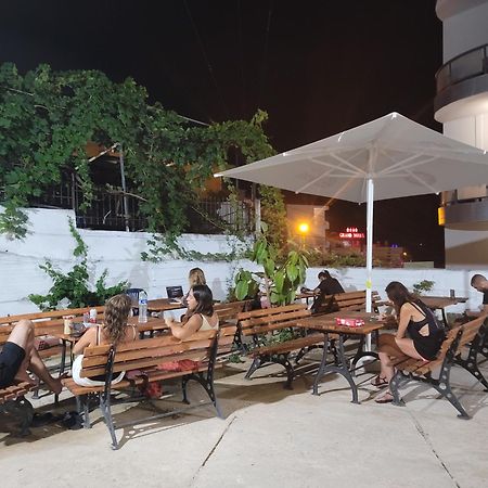 Hostel K13 Sarandë Esterno foto