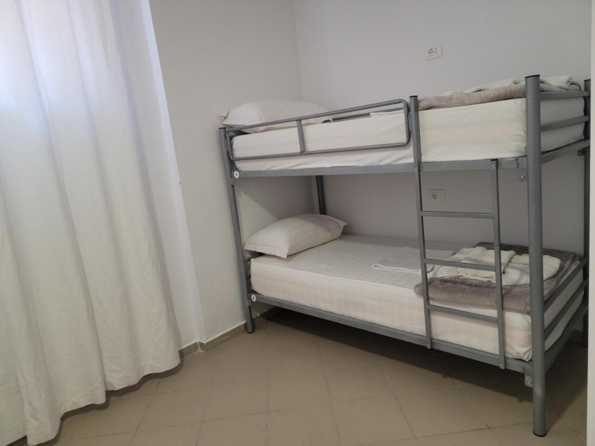 Hostel K13 Sarandë Esterno foto