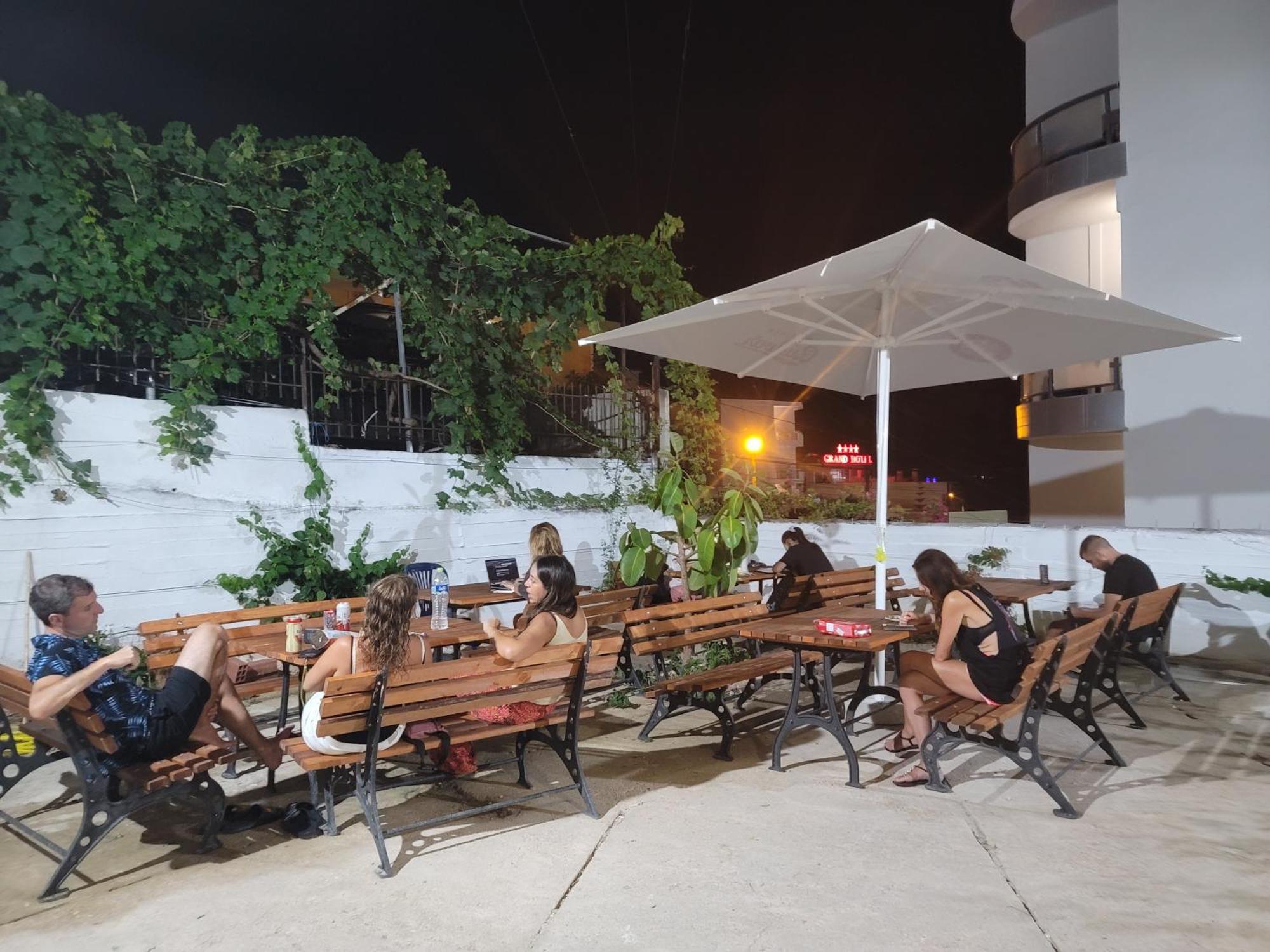 Hostel K13 Sarandë Esterno foto