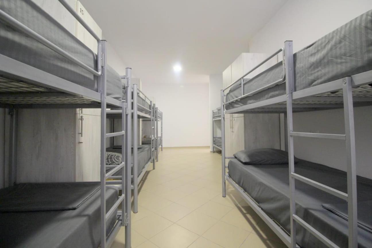 Hostel K13 Sarandë Esterno foto