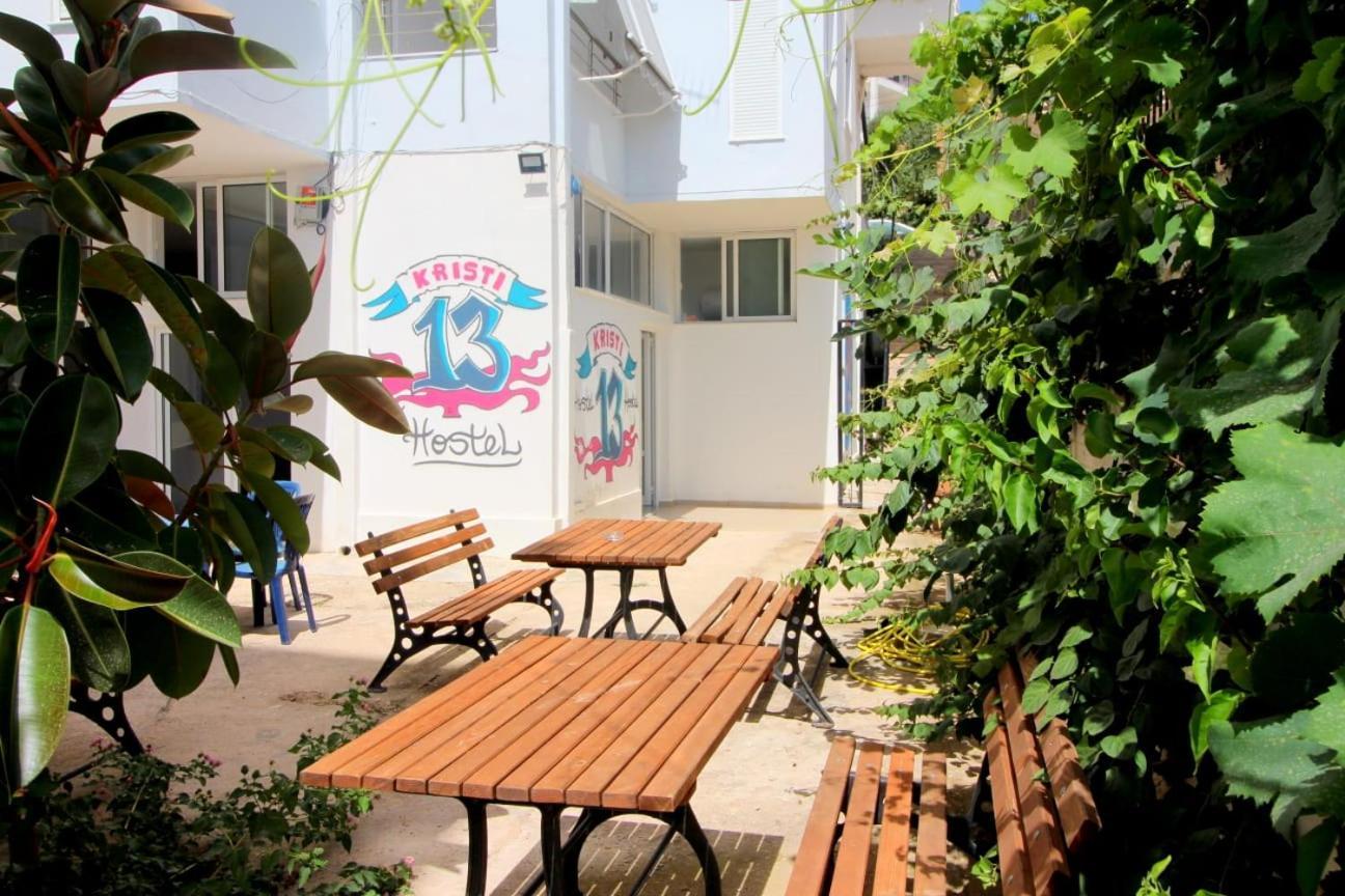 Hostel K13 Sarandë Esterno foto