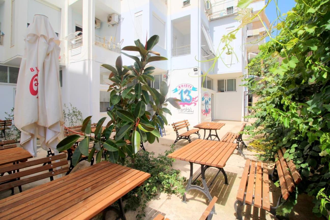 Hostel K13 Sarandë Esterno foto
