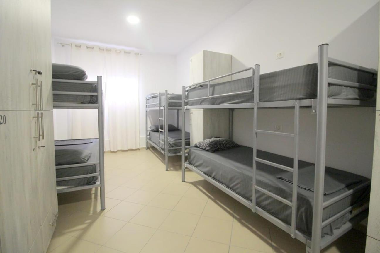 Hostel K13 Sarandë Esterno foto