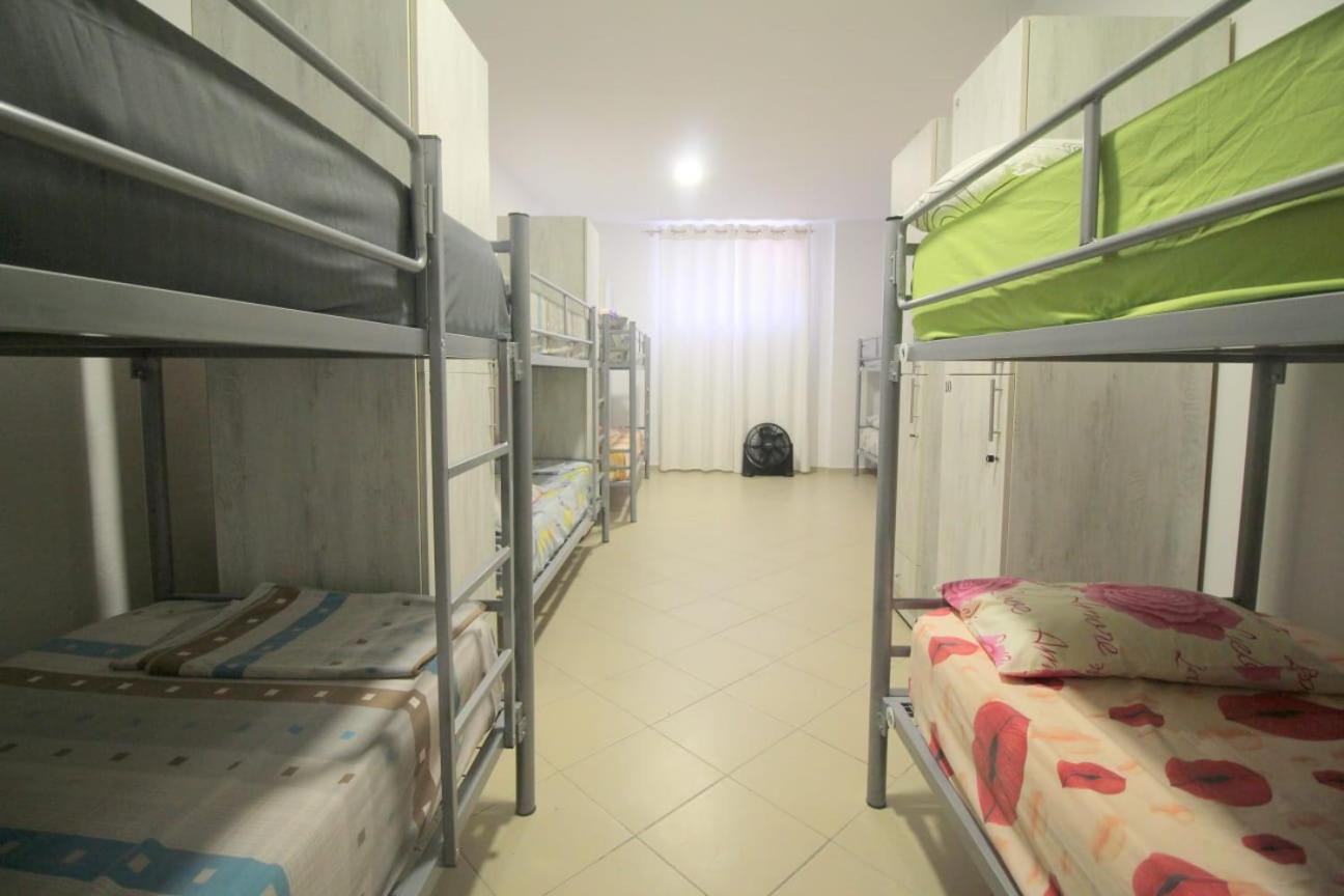 Hostel K13 Sarandë Esterno foto