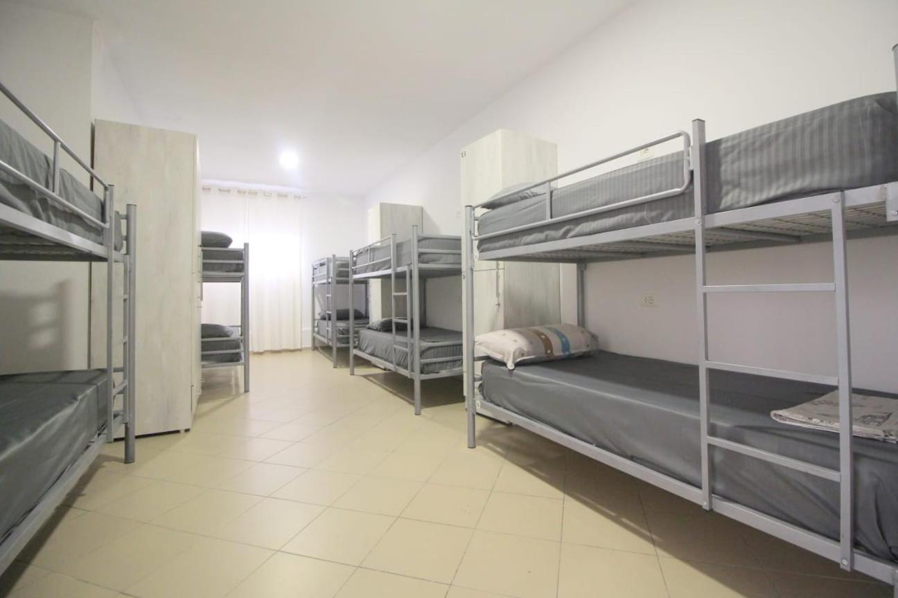 Hostel K13 Sarandë Esterno foto