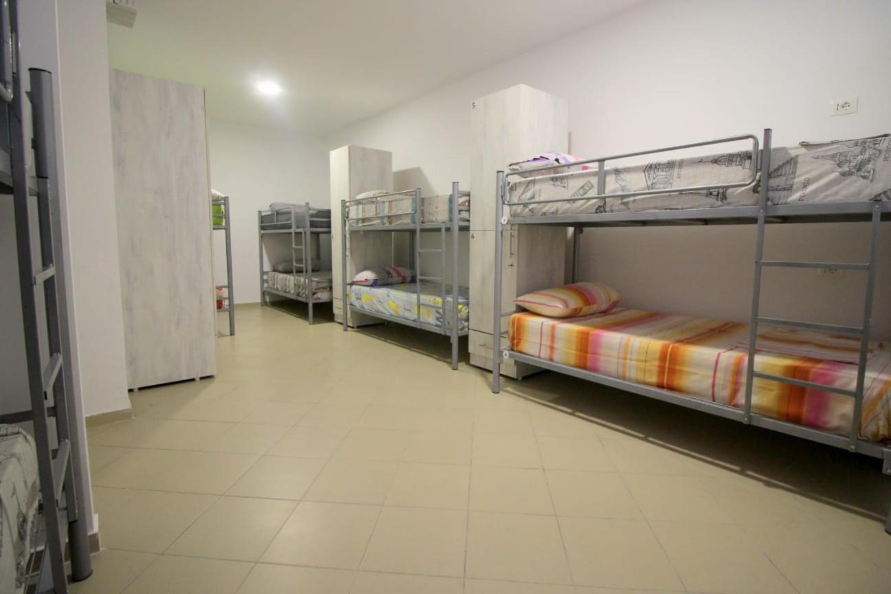 Hostel K13 Sarandë Esterno foto