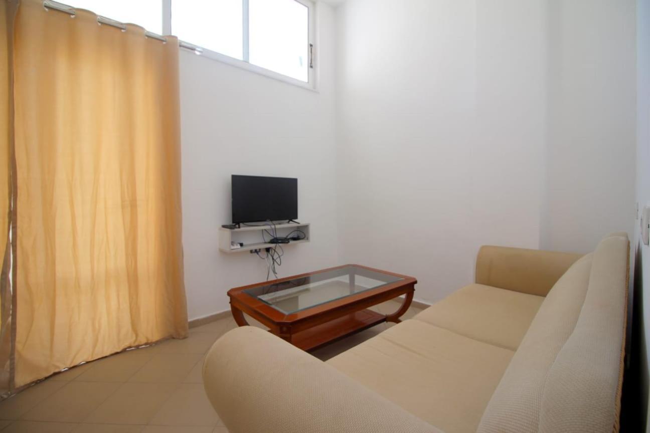 Hostel K13 Sarandë Esterno foto