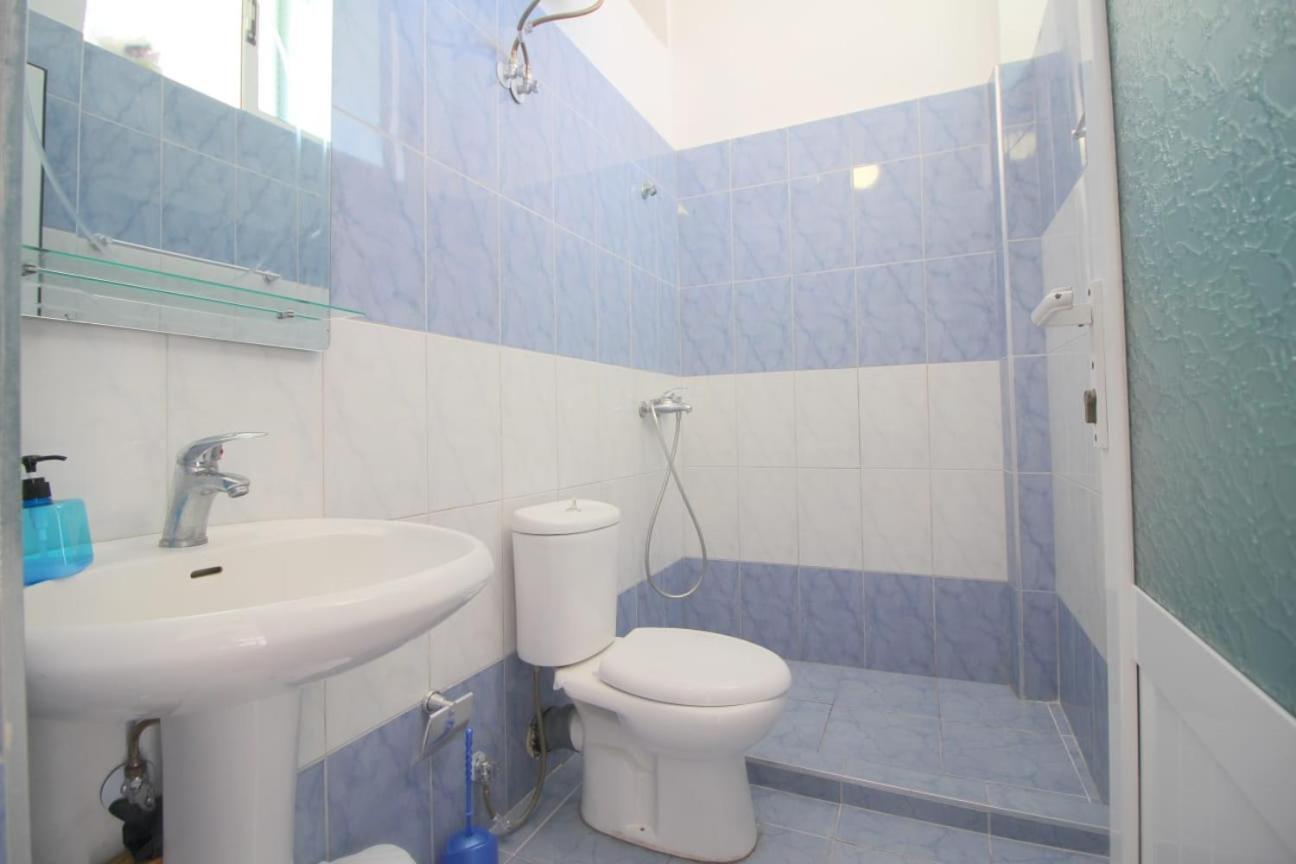 Hostel K13 Sarandë Esterno foto