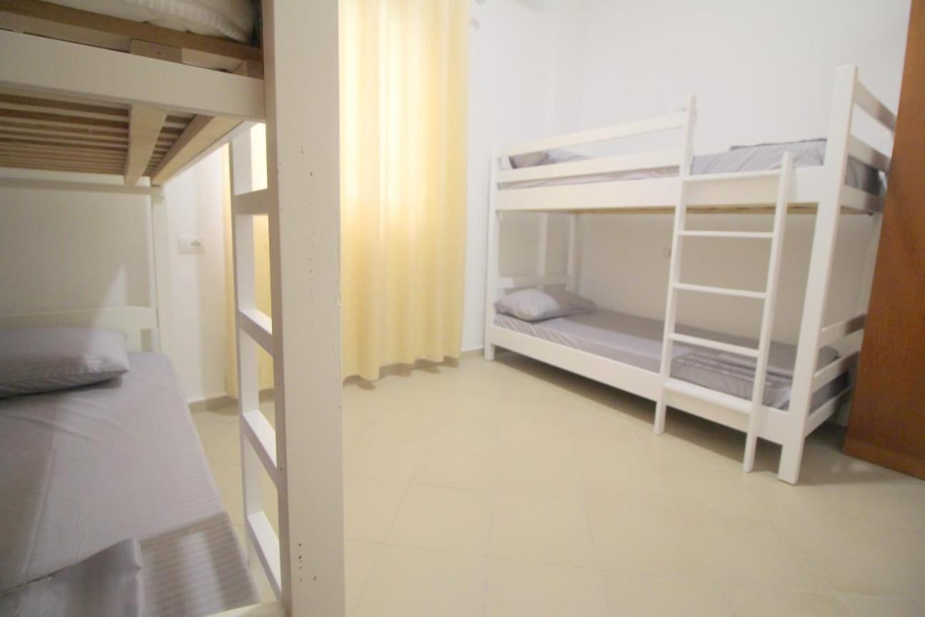 Hostel K13 Sarandë Esterno foto