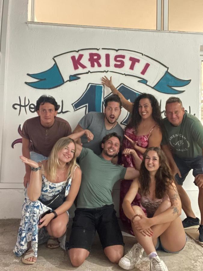 Hostel K13 Sarandë Esterno foto